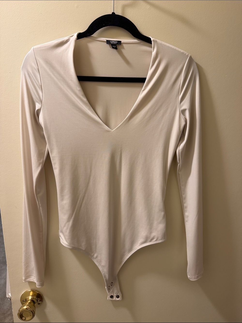 Express Cream Long Sleeve V-Neck Bodysuit